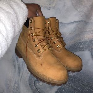 TIMBERLAND BOOTS